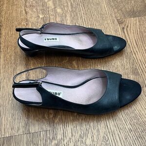 Tsubo Women's Black Kitten Heel Slingback